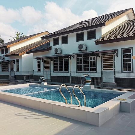 Nazza Homestay Besut With Swimming Pool Kampung Raja 외부 사진