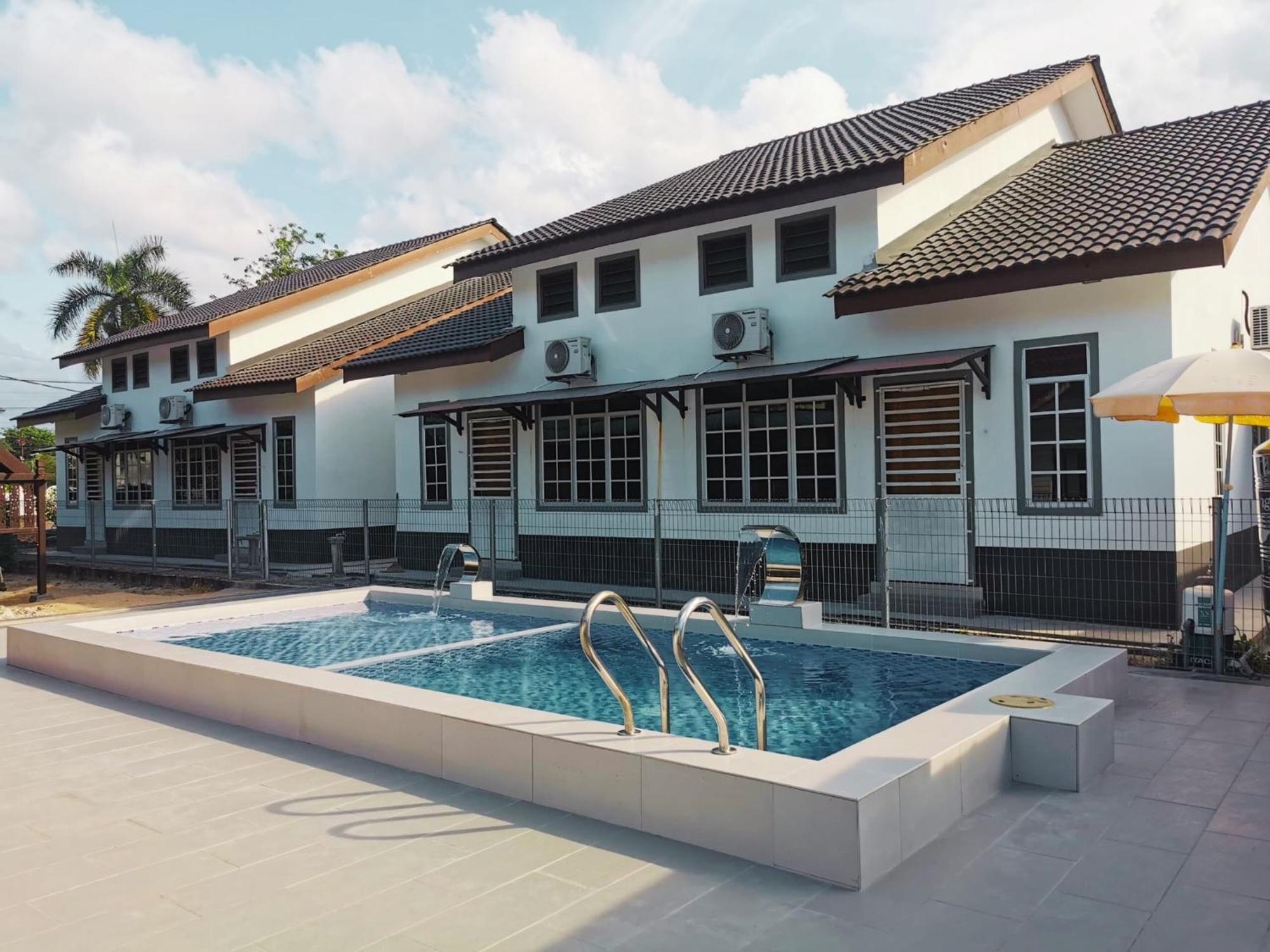 Nazza Homestay Besut With Swimming Pool Kampung Raja 외부 사진